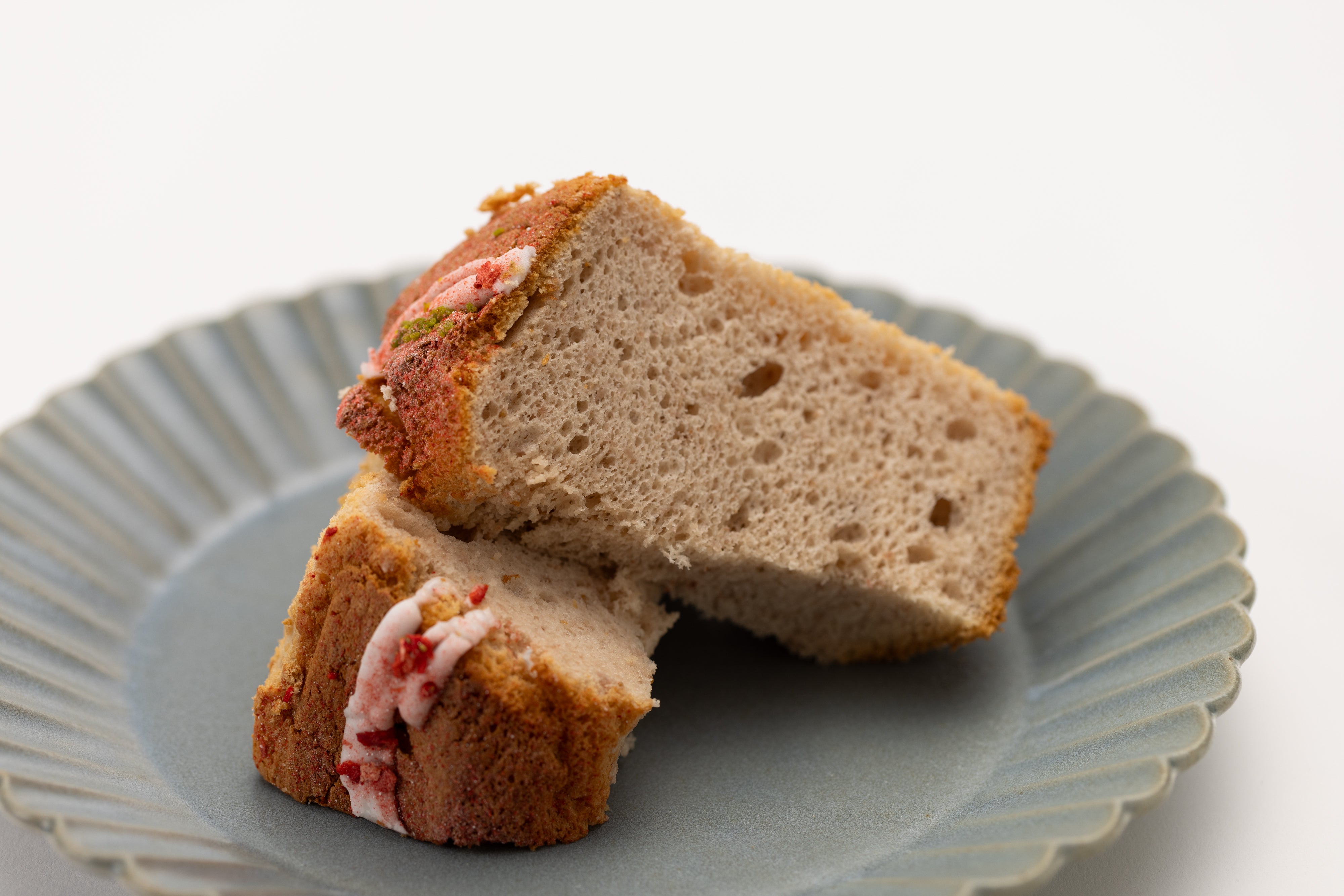 【予約販売・数量限定】<br class="sp-none">「しあわせの扉」<br class="sp-none">苺のシフォンケーキ