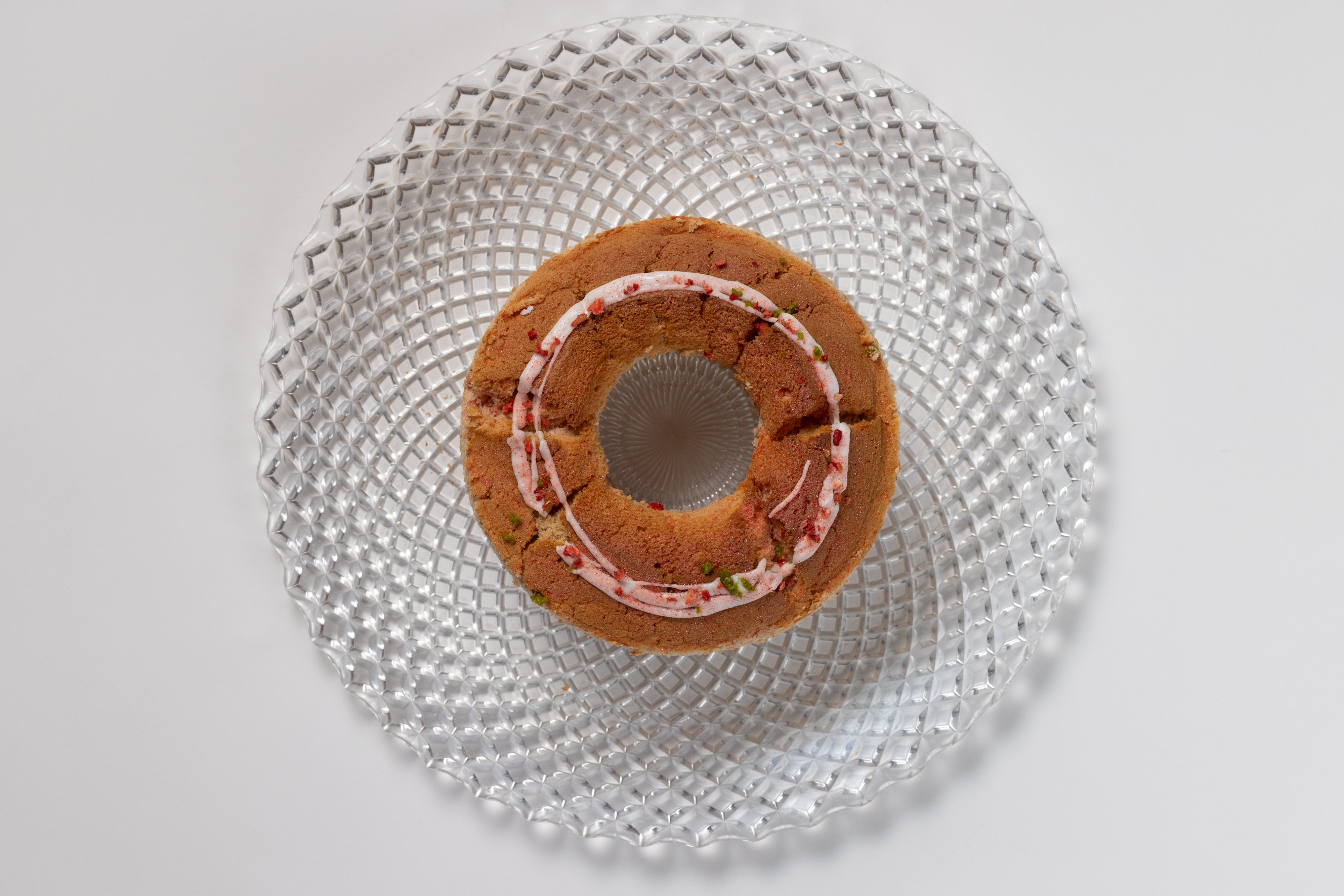 【予約販売・数量限定】<br class="sp-none">「しあわせの扉」<br class="sp-none">苺のシフォンケーキ