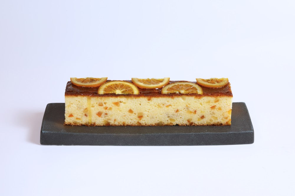 <br class="sp-none">明神館オリジナル<br class="sp-none">オレンジピールのパウンドケーキ