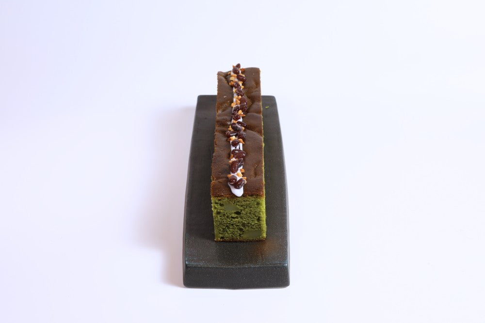 <br class="sp-none">明神館オリジナル<br class="sp-none">抹茶のパウンドケーキ